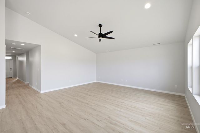 208 W 17th Ave, Jerome, ID 83338