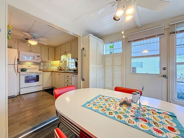 11076 100TH STREET 41, Largo, FL 33773