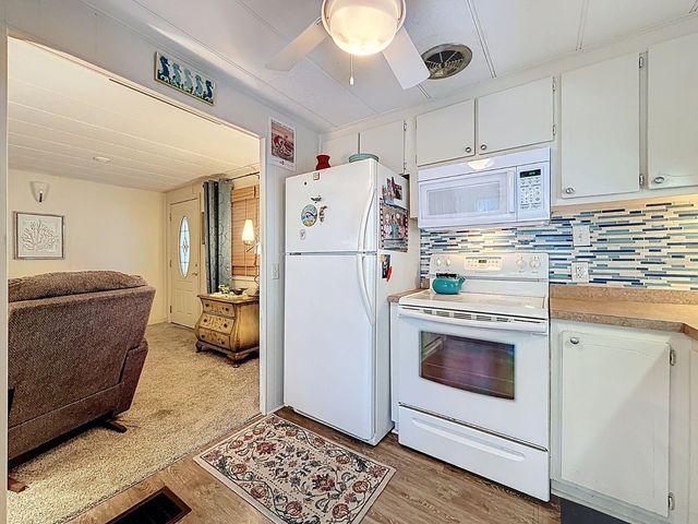 11076 100TH STREET 41, Largo, FL 33773