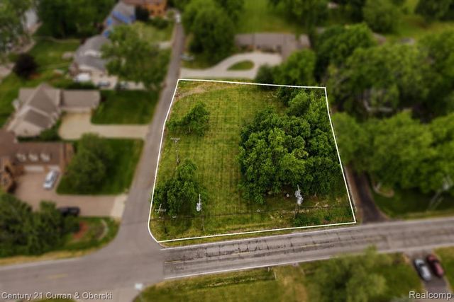 00 Southpointe, Grosse Ile, MI 48138
