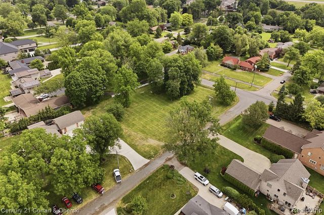 00 Southpointe, Grosse Ile, MI 48138