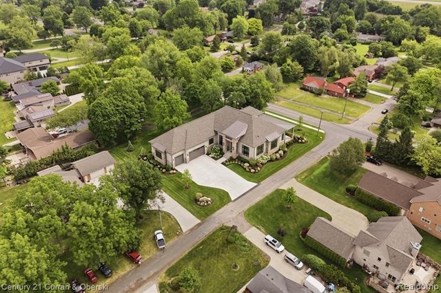 00 Southpointe, Grosse Ile, MI 48138