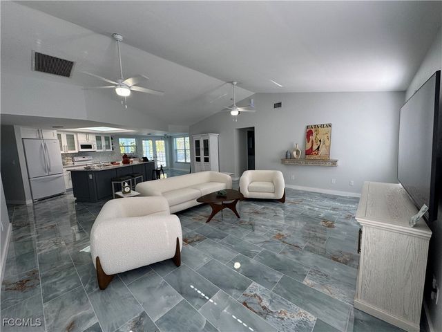 3707 SE 8 PL, Cape Coral, FL 33904