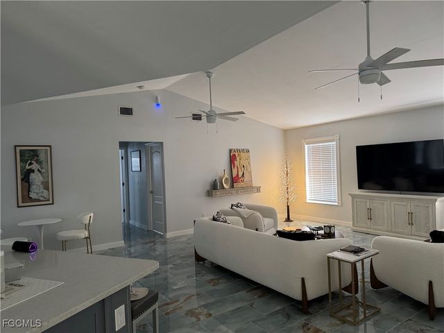 3707 SE 8 PL, Cape Coral, FL 33904