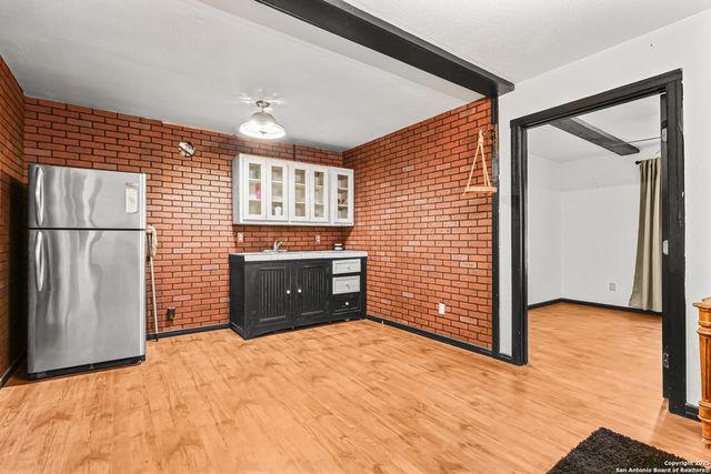 1001 D, Floresville, TX 78114