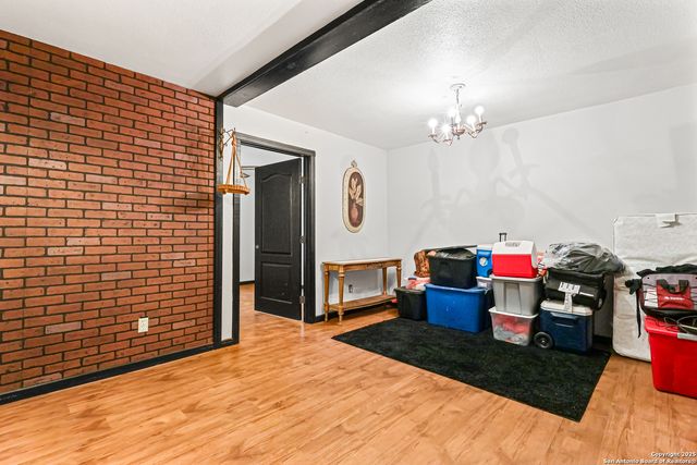 1001 D, Floresville, TX 78114