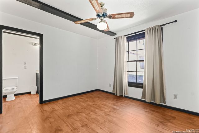 1001 D, Floresville, TX 78114