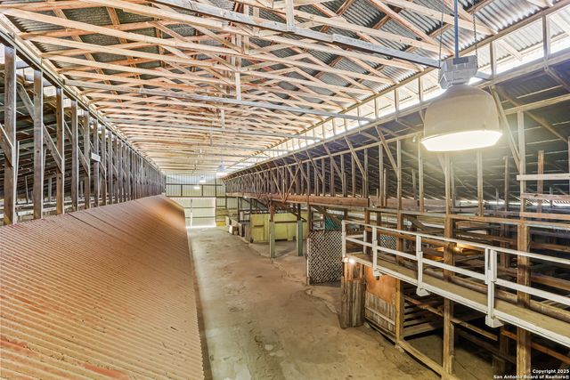 1001 D, Floresville, TX 78114