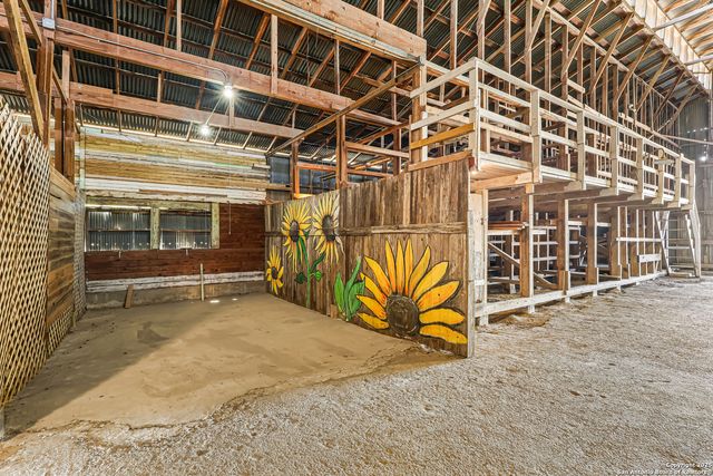 1001 D, Floresville, TX 78114