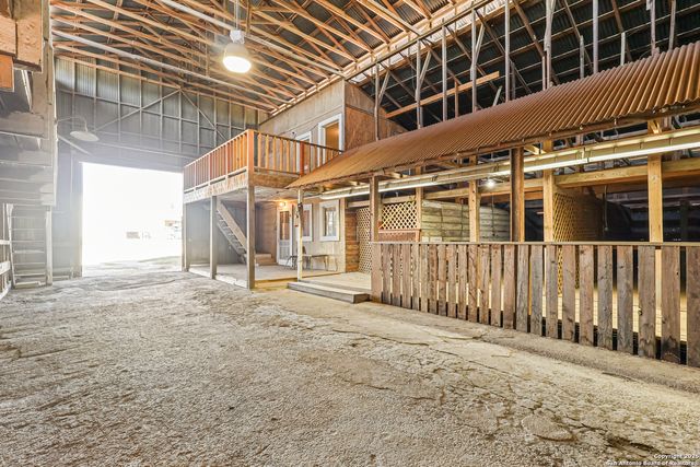 1001 D, Floresville, TX 78114