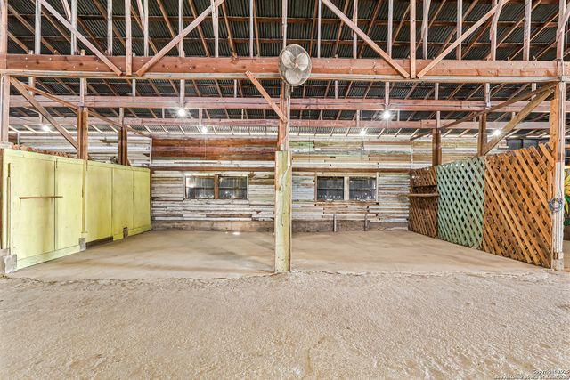 1001 D, Floresville, TX 78114