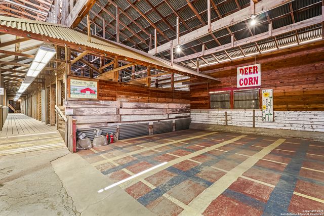 1001 D, Floresville, TX 78114