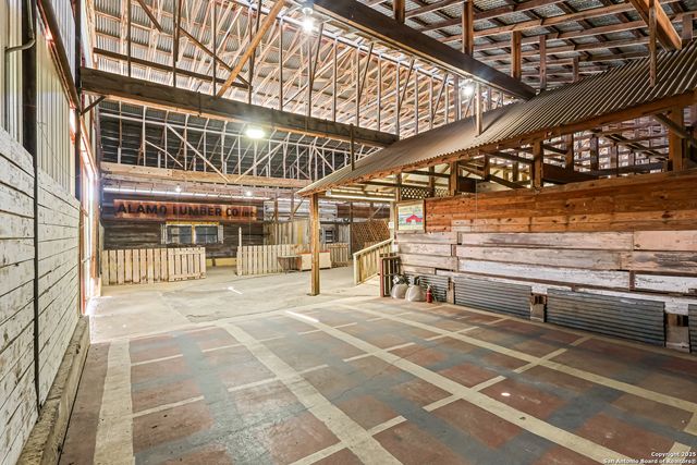 1001 D, Floresville, TX 78114