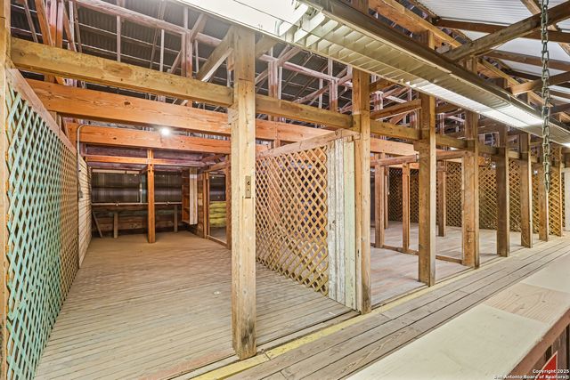 1001 D, Floresville, TX 78114