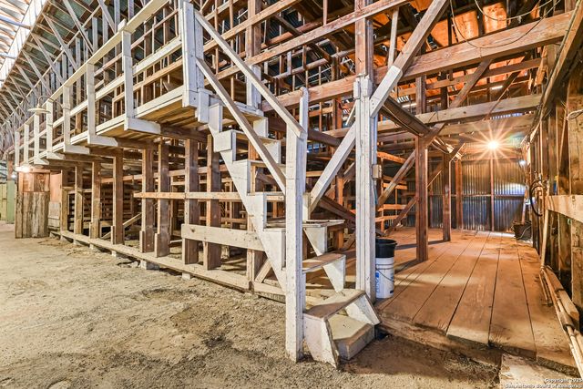 1001 D, Floresville, TX 78114