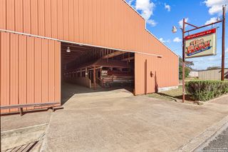 1001 D, Floresville, TX 78114