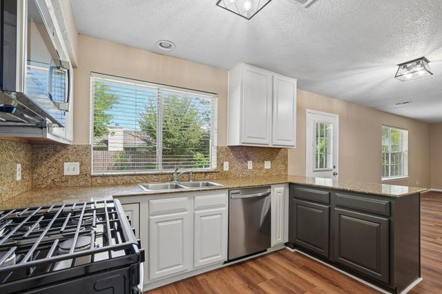 4539 Pioneer Trail Street, Sugar Land, TX 77479