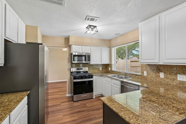 4539 Pioneer Trail Street, Sugar Land, TX 77479