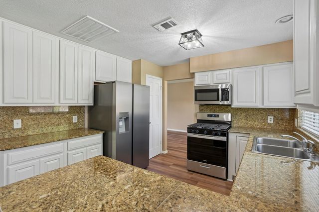 4539 Pioneer Trail Street, Sugar Land, TX 77479
