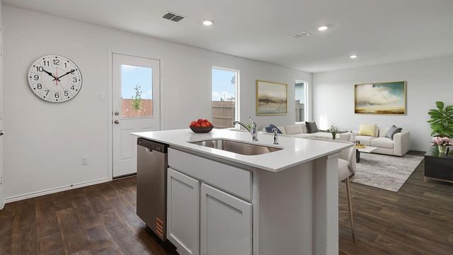 1025 Paddlefish, Alvin, TX 77511