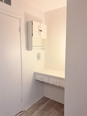 9815 BROKEN BOW Road, Dallas, TX 75238