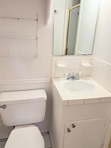 9815 BROKEN BOW Road, Dallas, TX 75238