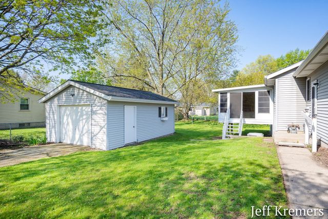 6455 Fairway Drive, Jenison, MI 49428