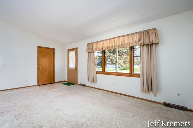 6455 Fairway Drive, Jenison, MI 49428