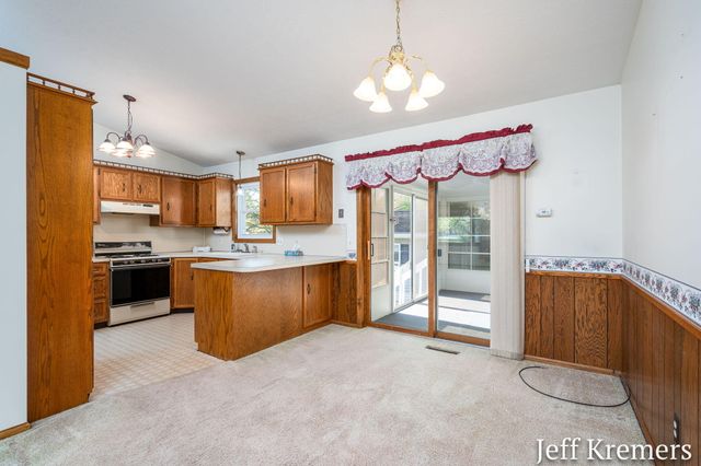 6455 Fairway Drive, Jenison, MI 49428