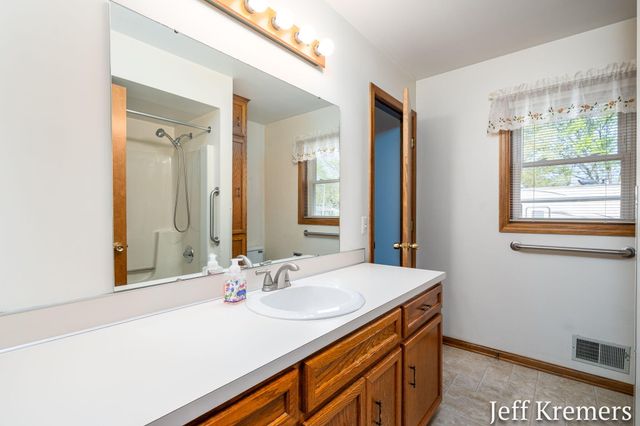 6455 Fairway Drive, Jenison, MI 49428
