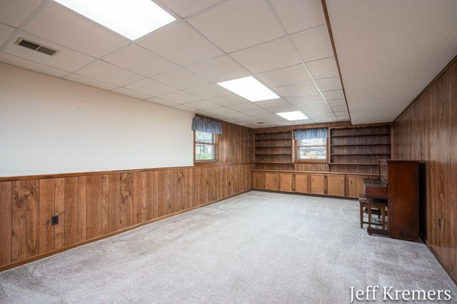 6455 Fairway Drive, Jenison, MI 49428
