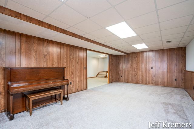 6455 Fairway Drive, Jenison, MI 49428