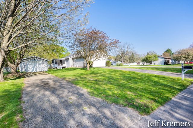 6455 Fairway Drive, Jenison, MI 49428
