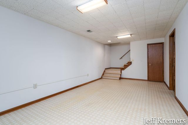 6455 Fairway Drive, Jenison, MI 49428