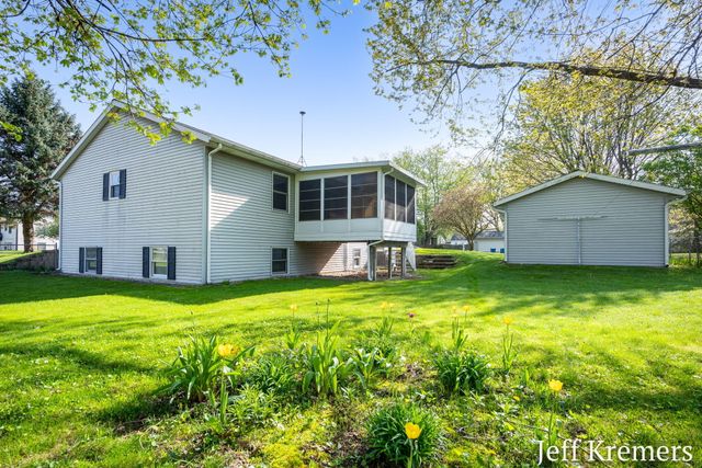 6455 Fairway Drive, Jenison, MI 49428