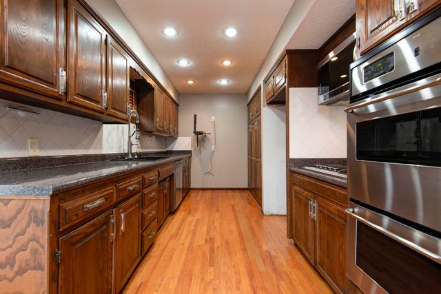 3438 E Carol Drive, Springfield, MO 65809