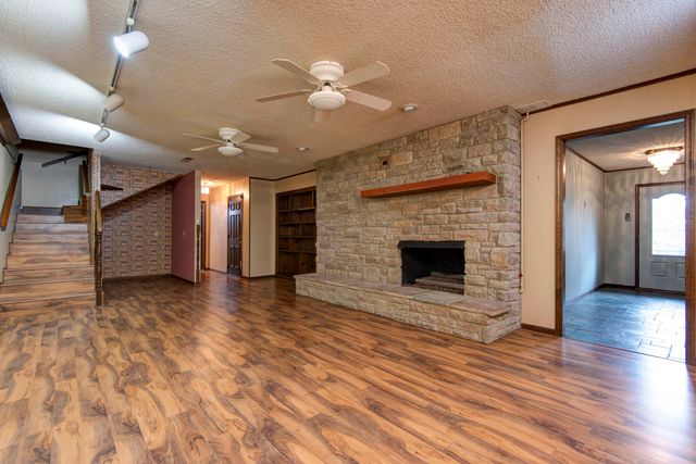 3438 E Carol Drive, Springfield, MO 65809