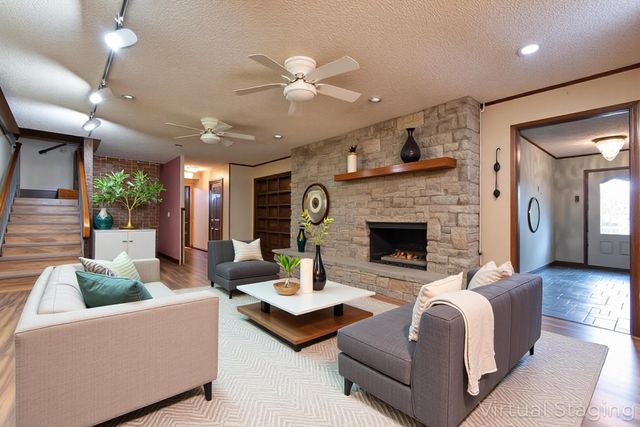 3438 E Carol Drive, Springfield, MO 65809