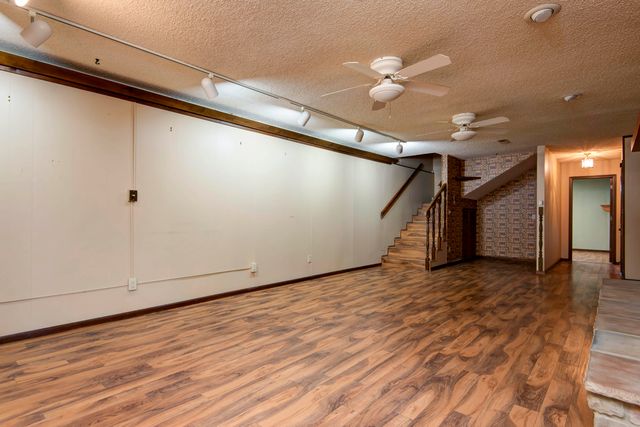 3438 E Carol Drive, Springfield, MO 65809