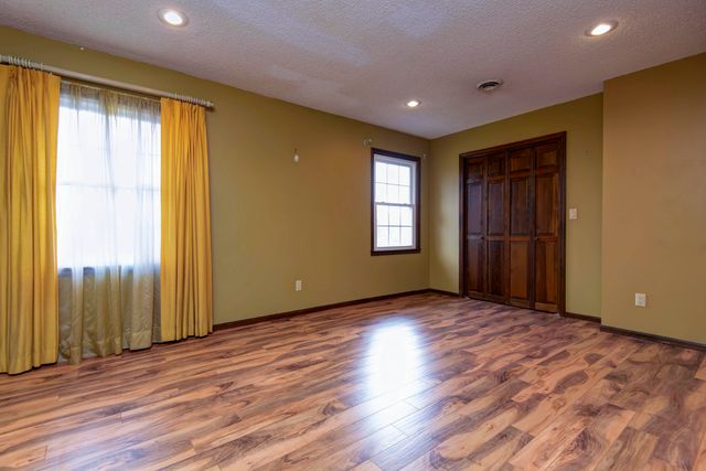 3438 E Carol Drive, Springfield, MO 65809