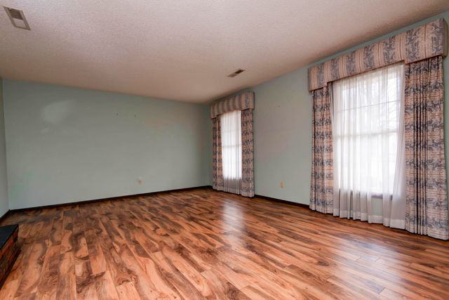 3438 E Carol Drive, Springfield, MO 65809