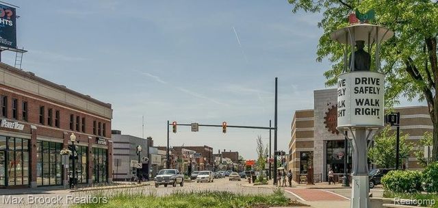 168 W Bennett Avenue, Ferndale, MI 48220