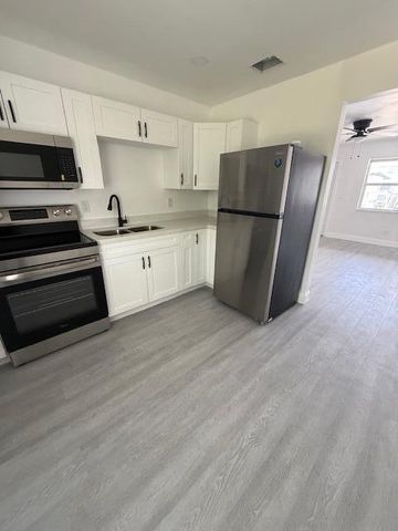 1016 Palm Beach Lakes Boulevard 1018, West Palm Beach, FL 33401