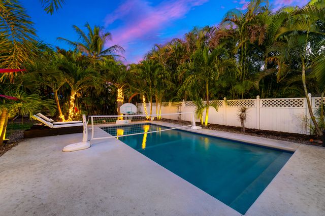 1703 W Community Drive, Jupiter, FL 33458