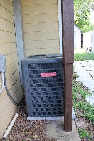 7107 Avenue I, Houston, TX 77011