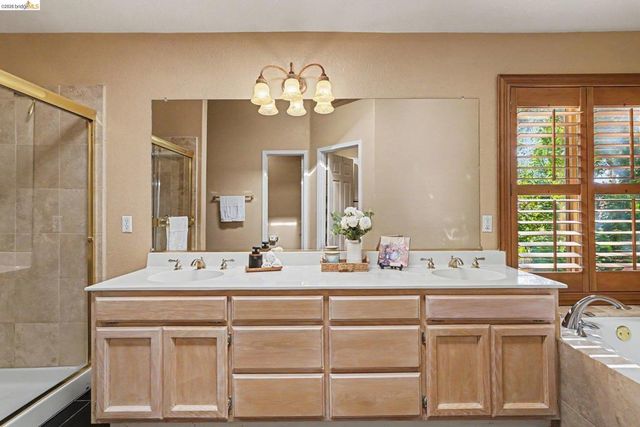 1264 Ocean Ct, Brentwood, CA 94513