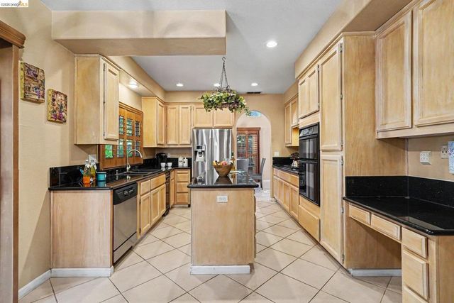 1264 Ocean Ct, Brentwood, CA 94513