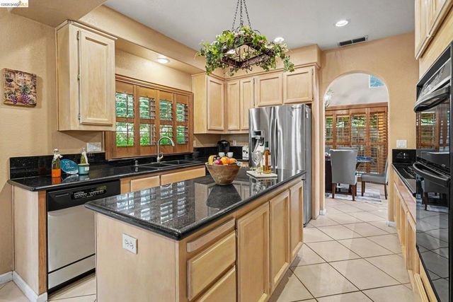 1264 Ocean Ct, Brentwood, CA 94513