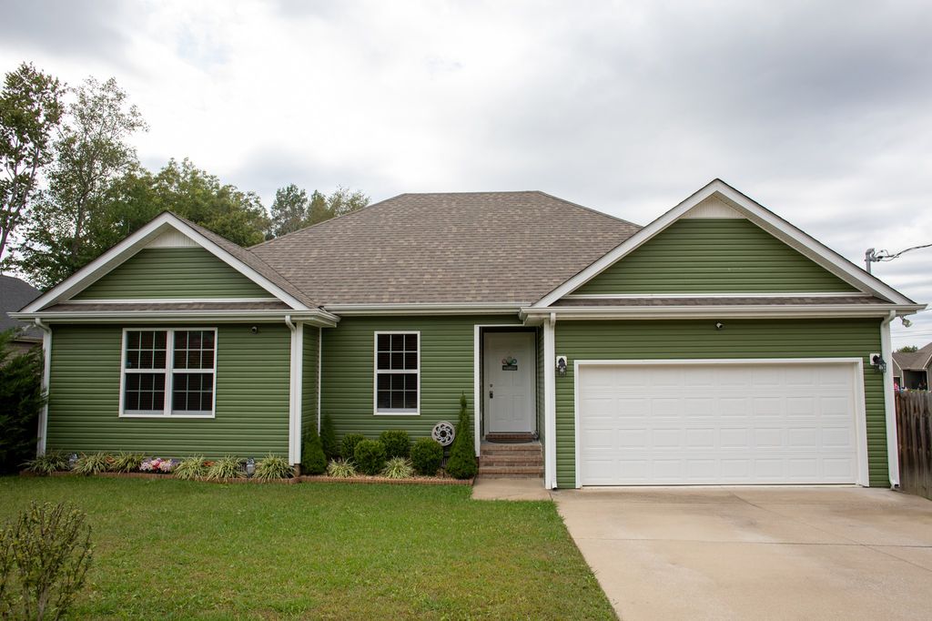 440 Woodrow St, Manchester, TN 37355