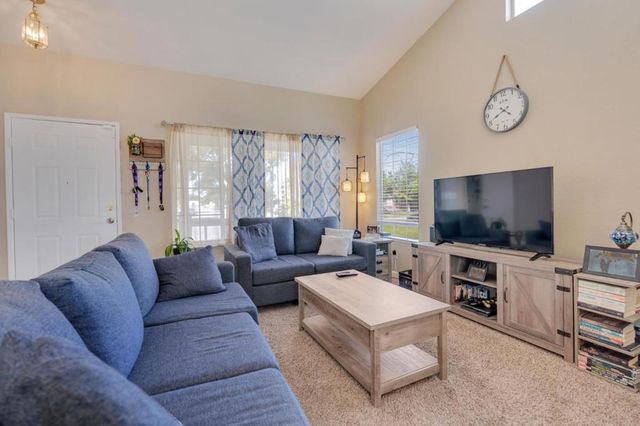 648 Pismo Way, Los Banos, CA 93635